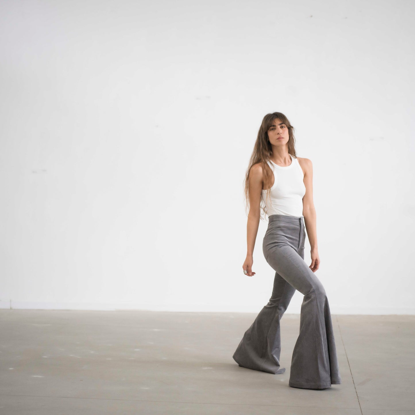 SIMIS The Holly Cord Flares in Gray – stylish gray corduroy bell-bottom pants with a flattering high waist and perfect flare to elongate the legs.