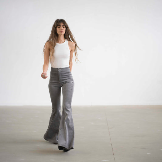 SIMIS The Holly Cord Flares in Gray – stylish gray corduroy bell-bottom pants with a flattering high waist and perfect flare to elongate the legs.