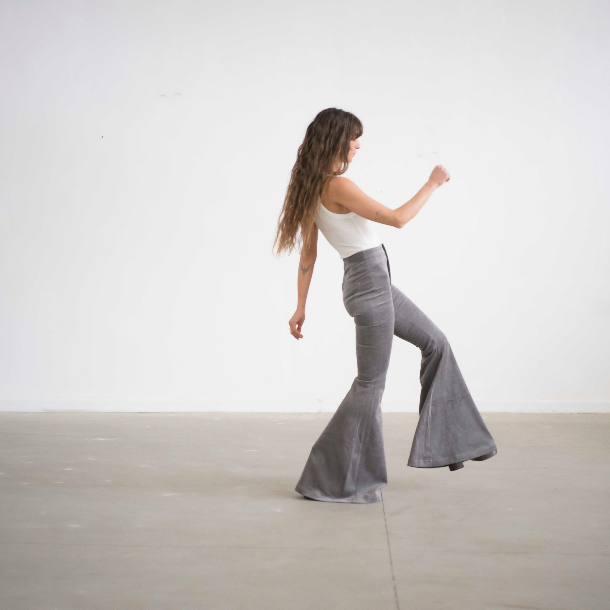 SIMIS The Holly Cord Flares in Gray – stylish gray corduroy bell-bottom pants with a flattering high waist and perfect flare to elongate the legs.